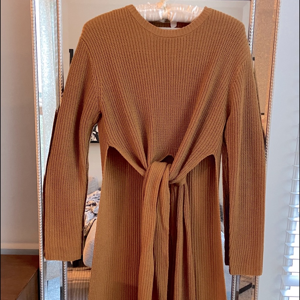 Front tie crew neck sweater
